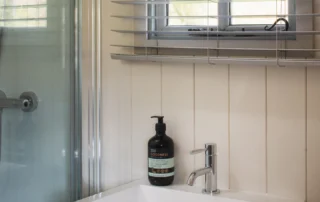 Apple blossom Shepherds hut | Fully equipped couples self catering near Exeter