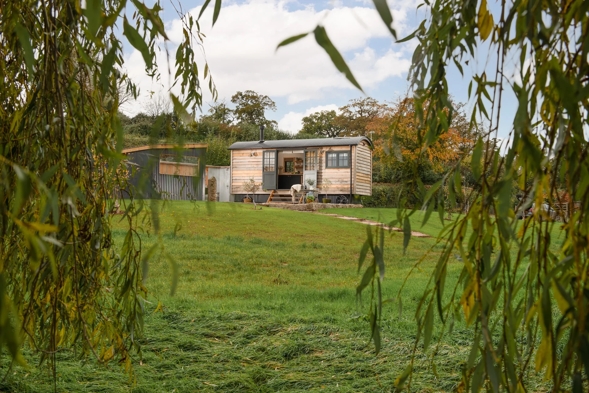 DHH_Willow_1 Willow shepherds hut | a romantic couples getaway near Exeter