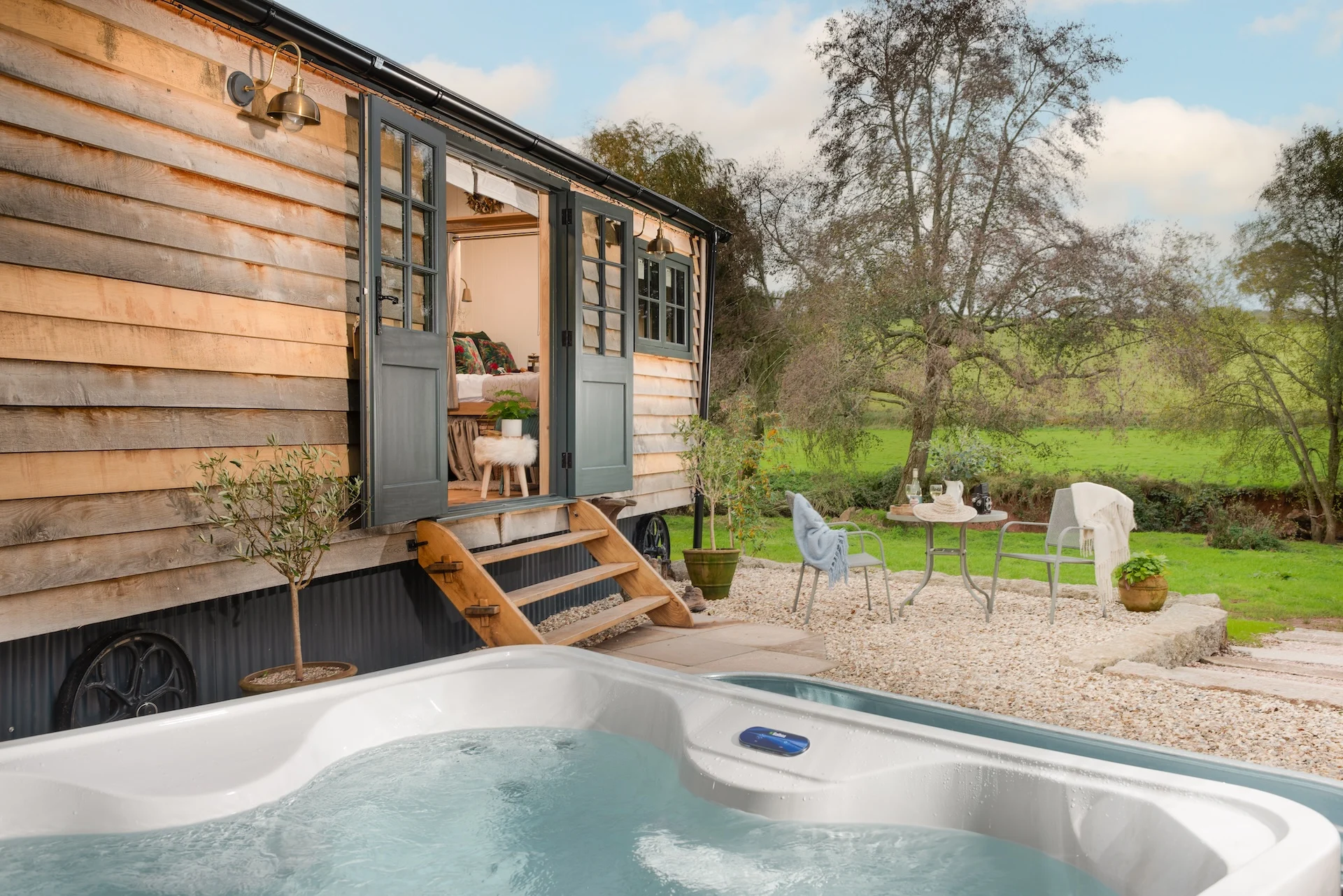 DHH_Willow_14 Willow shepherds hut Couples luxury accommodation with hot tub near Exeter