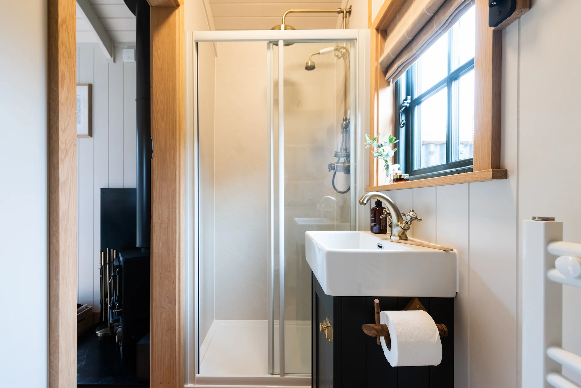 DHH_Willow_16 Willow Shepherds hut bathroom | couples luxury self catering in Devon