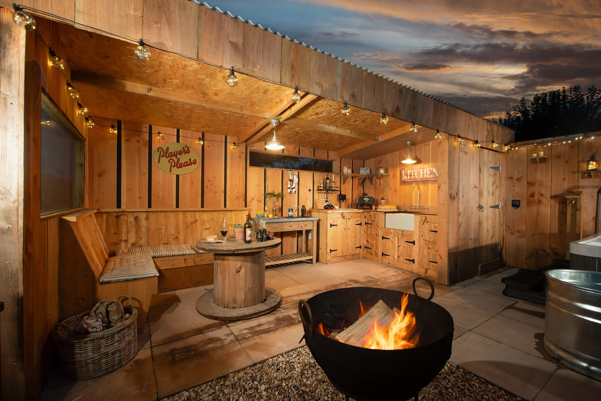 DHH_Willow_6 Willow Shepherds hut outdoor kitchen | Self catering accommodation near Exeter